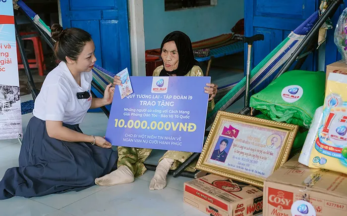 Hình ảnh đội ngũ hỗ trợ khách hàng chuyên nghiệp của b52 tài xỉu sẵn sàng phục vụ 24/7